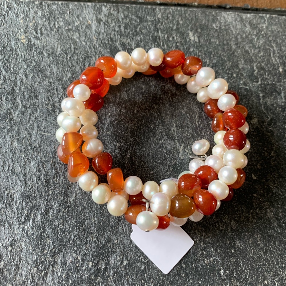 NEW! Genuine pearl and amber stone bracelet!